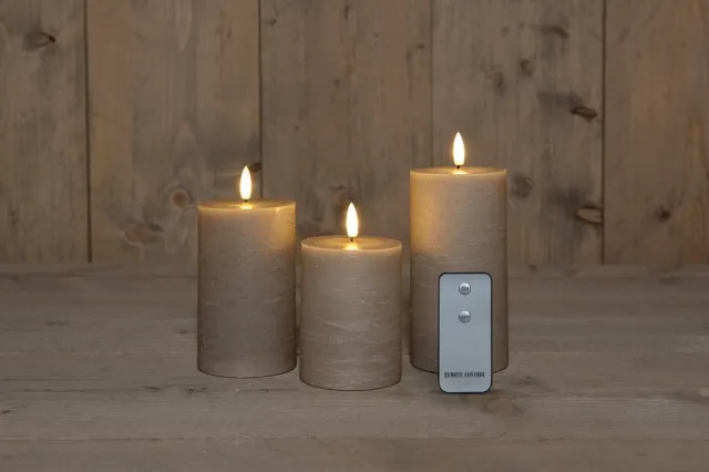 Anna's Collection B.O. 3Pcs 3D Wick Taupe Candle 7,5X1012,515 cm... bruin