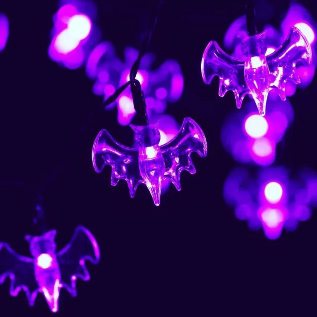 RexTech Solar halloween lichtsnoer buiten 'Vleermuis' - Halloween lichtslinger vleermuis - Feestverlichting met 20 paarse leds - Halloweenverlichting - Tuinverlichting op zonne-energie
