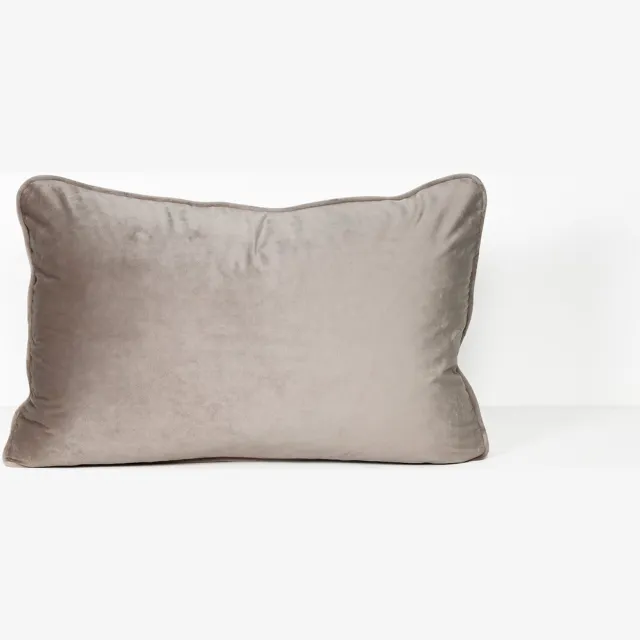 Darcy & Duke Nougat - Velours sierkussen - 40 x 60 beige