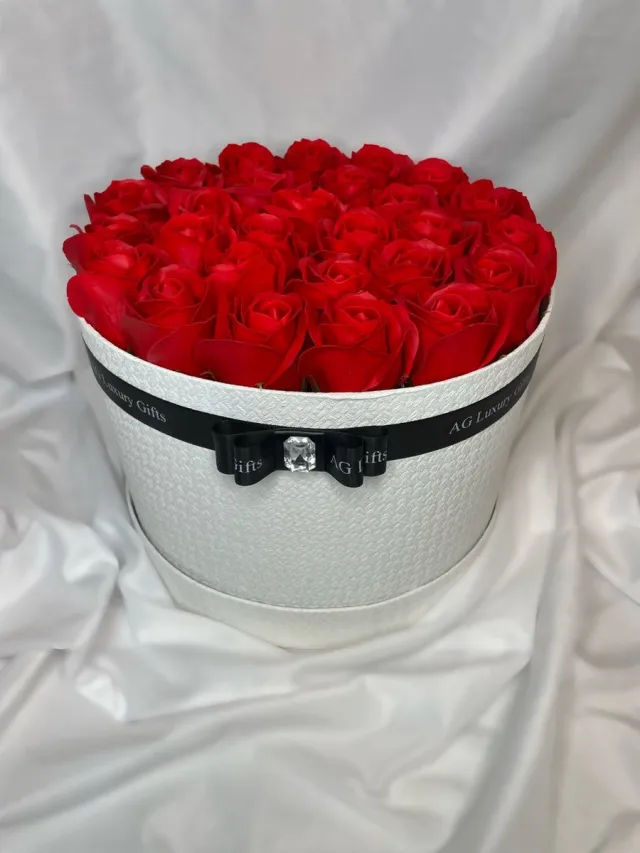 AG Luxurygift AG Luxurygifts rozen box - flower box - cadeau - moederdag - Valentijnsdag - luxe - soap roses - wit - rood