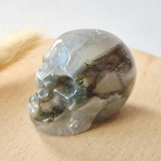 Moonlight Gemstones Mosagaat Skull Carving #9 | 5–6 cm Geslepen Edelsteen Meerkleurig