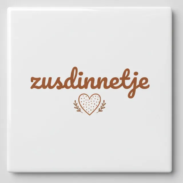 Nevolis Gepersonaliseerde Keramische Tegel “Zusdinnetje” – Lief Zus Quote Woondecoratie – 15 × 15 cm Multi Color
