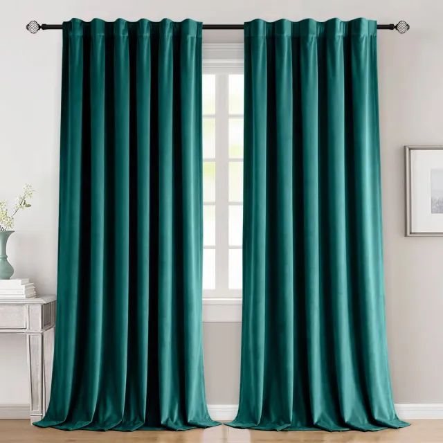 Qelus 2 Stuks Luxe Gevoerde Velours Gordijnen - 260gsm - Verduisterend & Isolerend - Multifunctionele Plooiband - Met Grijze Achterzijde - voor Slaapkamer en Woonkamer - 132x213cm - Donkergroen