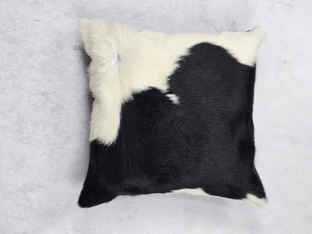 Bèèèhst Genôch Kussen – Koeienhuid – Leer – Exclusieve collectie – Woondecoratie – Zwart, Wit – 100% echt natuurlijke Koeienhuid – 45x45 cm