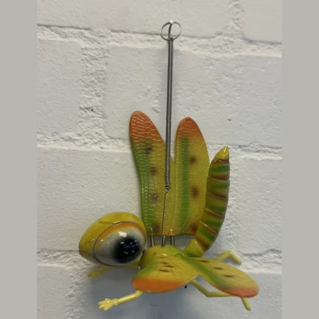 Impuls Decoratief hangend insect op metalen veer "bij" - kunststof dier - met wiebel effect - meerkeurig geel - hoogte 30x18x1cm - Tuindecoratie - Tuinaccessoires Meerkleurig - bij - geel - oranje