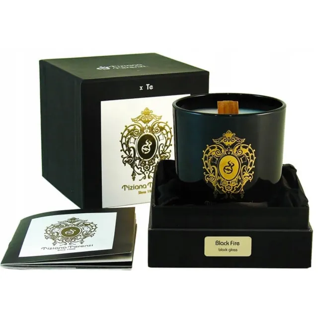 Tiziana Terenzi Black Fire geurkaars 170g - Elegante viooltjes en warme tinten