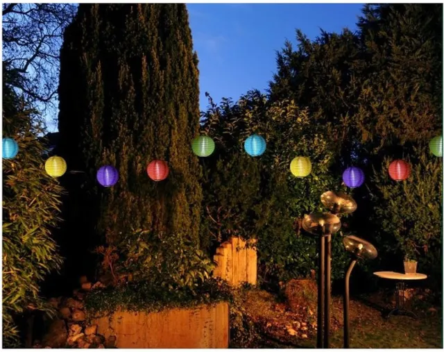Anna's Collection Buiten feestverlichting solar lichtsnoer gekleurde lampionnen lantaarns 2,5 meter - Buitenverlichting zonne-energie- LED lampjes