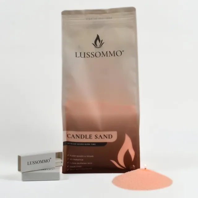 Lussommo Kaarsenzand | Lussommo® | Licht oranje | 1000g | Inclusief 60 lonten | 240 branduren | Geurloos | Roet vrij | Schoon brandend | Zonder paraffine