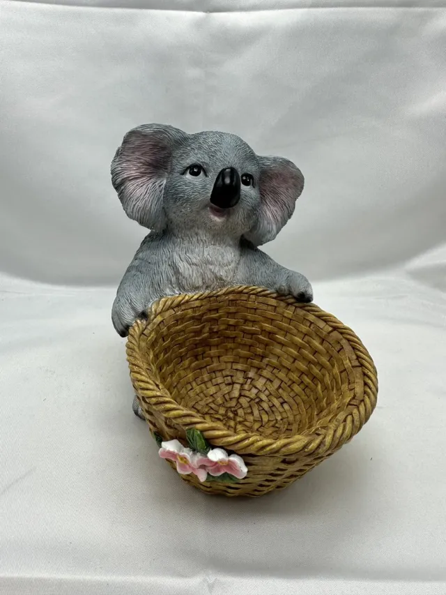 Impuls Polyresin deco houder met dierfiguur - koala - Hoogte 15 x dia 11 cm x 7 cm - Exclusief plant - Woonaccessoires - Woondecoratie Grijs - koala