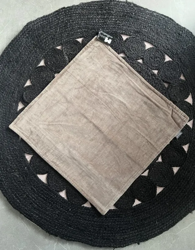 In The Mood Collection Sierkussenhoes - kussenhoes - in the Mood Collection - 50 x 50 - Kleur Beige