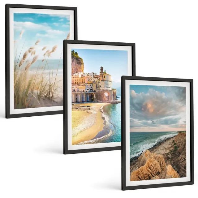 Coloray 3-Delige Schilderij Set - Kustlandschappen Met Strand, Stad En Kliffen - 40 x 60 cm - Muurdecoratie - Wanddecoratie - Slaapkamer Zwarte lijst