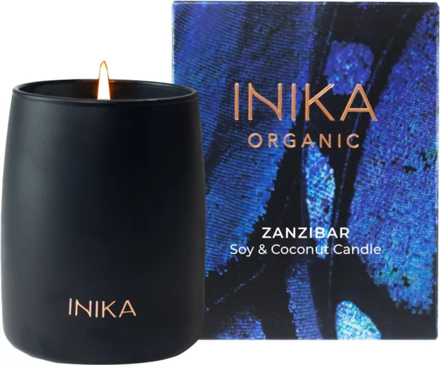 INIKA Organic INIKA - Zanzibar Soy & Coconut Candle – Soja & Kokos Was - Vrij van giftige stoffen - Luxe Geurkaars met Sinaasappel, Basilicum & Kruidnagel – 40 Branduren Wit