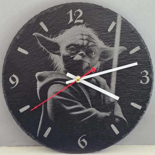 Brevon Wandklok Leisteen - Star Wars (Yoda) - Laser gegraveerd Star Wars - Yoda