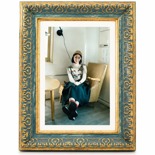 SWGOTA Celadongroene fotolijst 8 inch, binnenmaat 15,1 × 20,3 cm, rechthoekig van kunsthars met goudkleurige ornamenten, zonder afbeelding