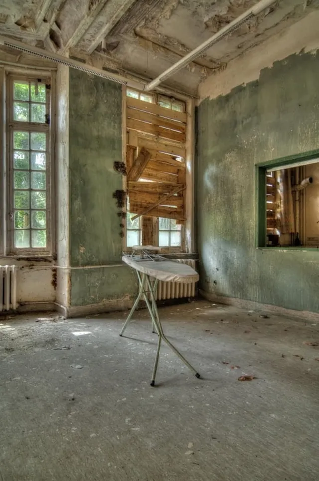 Vincent Rook VR8 Vincent Rook VR17 - Foto - Urbex - Fine Art Print op fotokwaliteit papier - 50 x 70 cm zwart