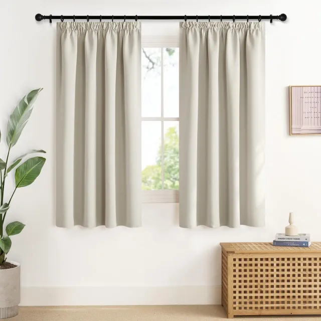 Unyqoos Set van twee korte beige verduisteringsgordijnen met plooiband en thermofunctie lichtbeige