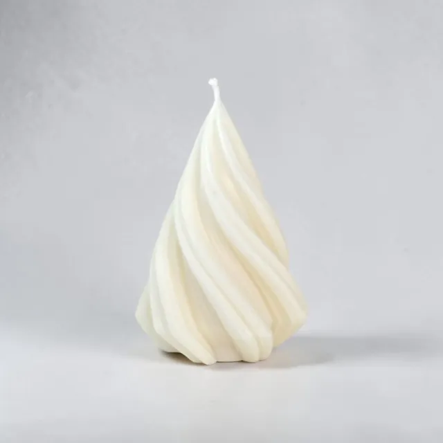 Bam Decoratieve Kerstboomkaars Swirl Large – 11 x 8 cm – Geurloos – Handgemaakt naturel