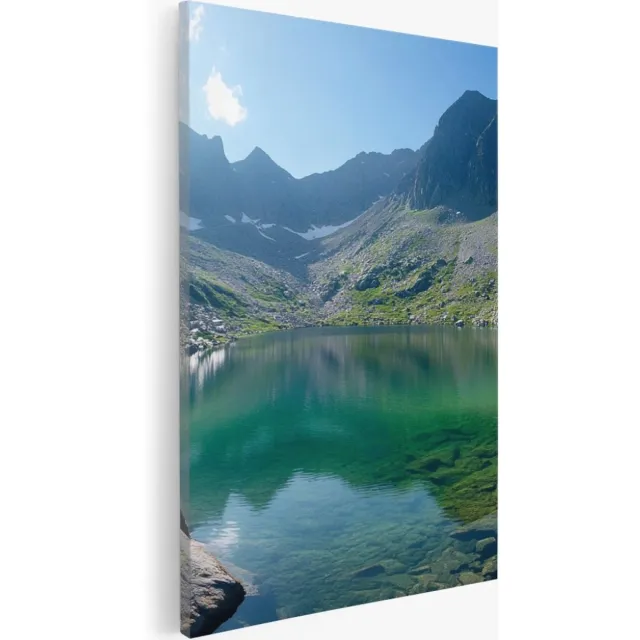 Saammp Canvas Schilderij - Blauw water tussen de bergen - Natuur - Landschap - 40x60 - Foto op canvas - Wanddecoratie - Muurdecoratie Woonkamer - Slaapkamer decoratie - Canvas Print Multicolor