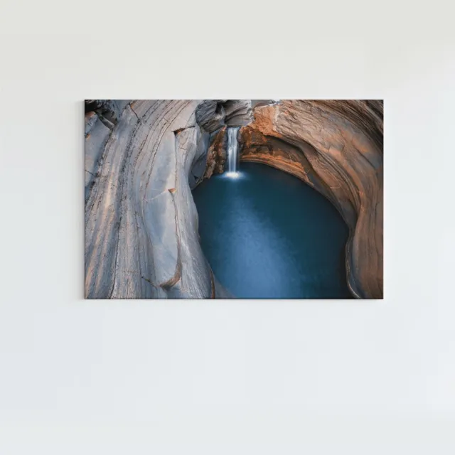 Trendex Global Canvas Schilderij - Waterval - Natuur - Landschappen - 90x60x2 cm Bruin
