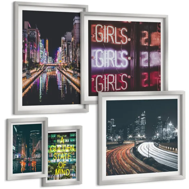 Coloray 5-Delige Schilderij Set - Neonreclames Van De Stad 'S Nachts Met Uitzicht Op De Rivier. - 20 x 30 cm - Wanddecoratie - Moderne Interieurdecoratie - Decoratieve Schilderijen Zilveren lijst