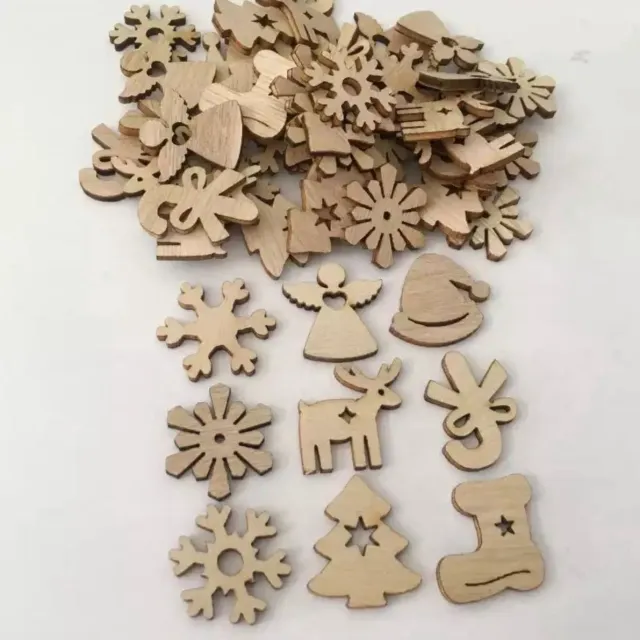 Akyol Kerstboomhangers - mini Kerstboom Versiering- kerst ornamenten - knutselen kerst - tafel decoratie kerst - Set 50 stuks -mini houten kerst accesoires - kerstversiering – kerst - feestdagen -kerst tafel decoratie - houten kerst decoratie bruin