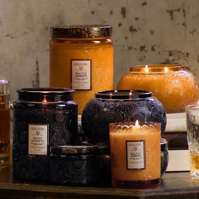 Voluspa Hearth 5 Wick- Geurkaars - 3500gr - Baltic Amber Goud