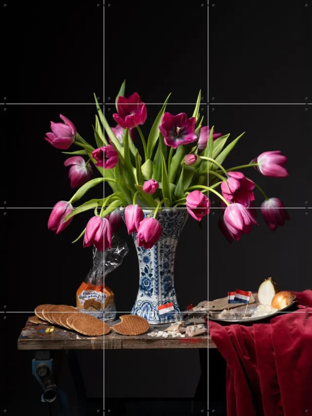 IXXI Made In Holland 3, Igor Swinkels - 60 x 80 cm - Grote wanddecoratie en posters - Fotografie, Woonkamer, Keuken, Eetkamer, Tulpen, Stilleven Roze / Zwart