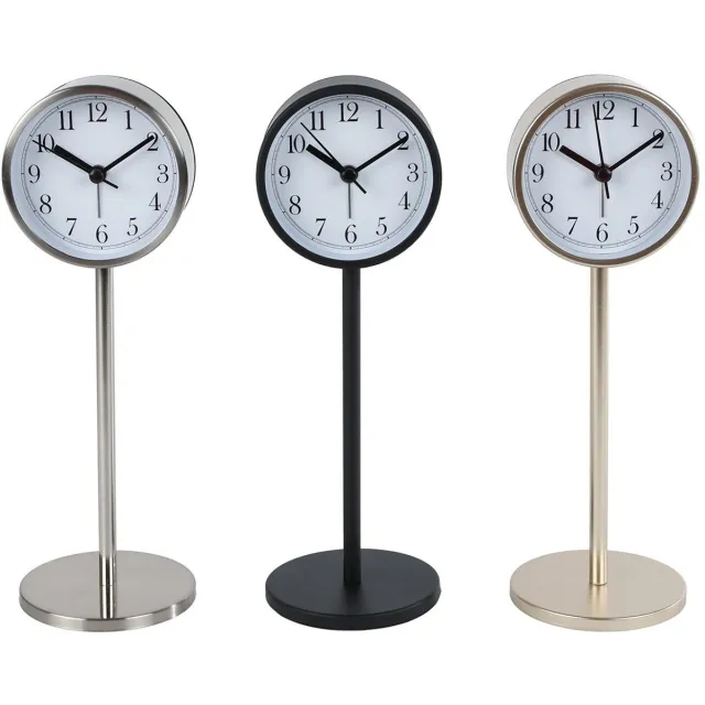 Ottosimon Klok decoratief metaal tafelklok 8x8x23cm functioneel design. Meerkleurig