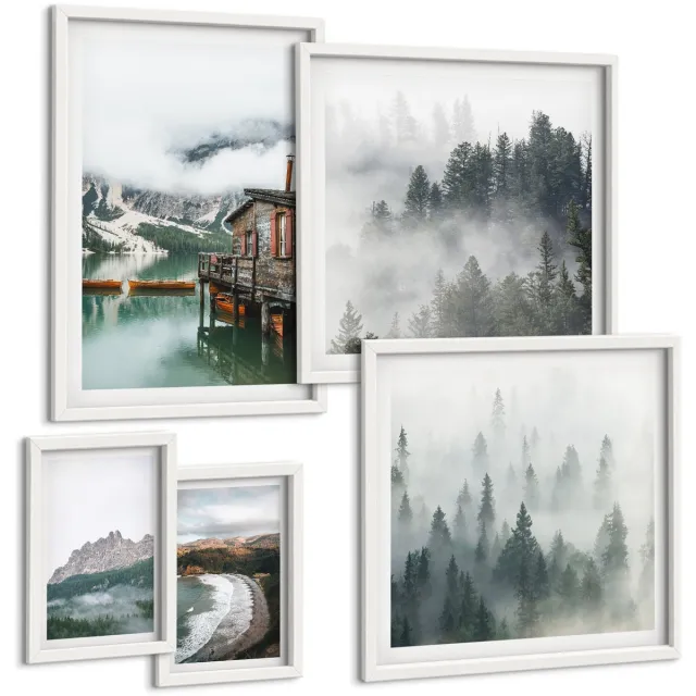 Coloray 5-Delige Schilderij Set - Berglandschappen Met Huisjes Aan Het Water En In De Bossen. - 50 x 50 cm, 20 x 30 cm En 40 x 60 cm - Stijlvolle Muurdecoratie - Slaapkamer Witte lijst