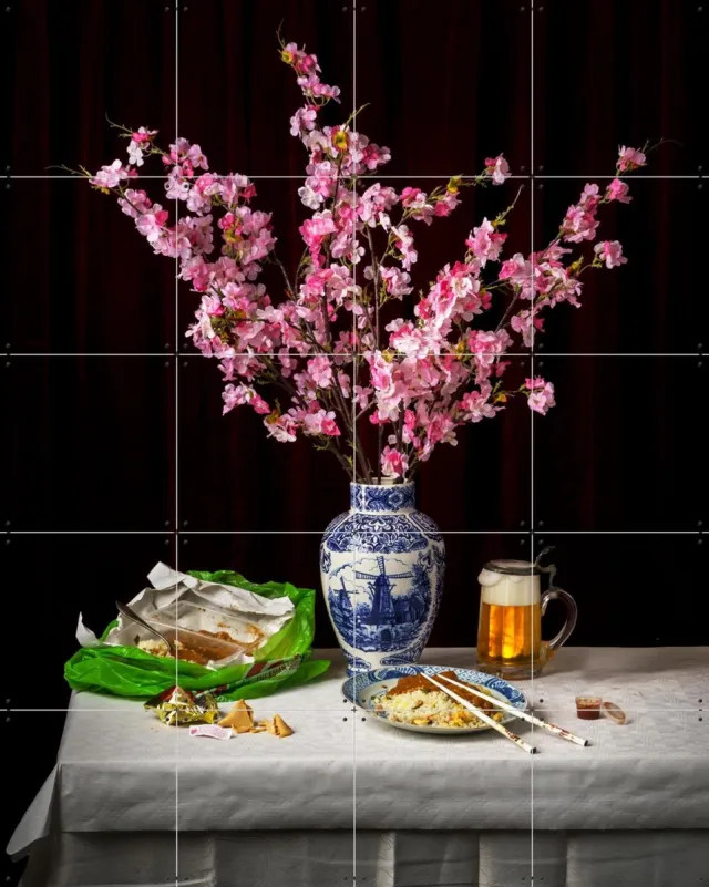 IXXI Take Away, Igor Swinkels - 80 x 100 cm - Grote wanddecoratie en posters - Fotografie, Keuken, Eetkamer, Voedsel, Bloemen, Stilleven, Boeket Zwart / Roze