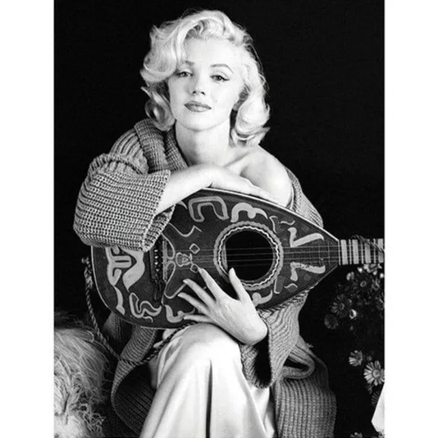 Pyramid Poster - Marilyn Monroe Lute - 80 X 60 Cm - Multicolor Divers
