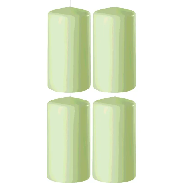 Enlightening Candles 4x Lichtgroene cilinderkaarsen/stompkaarsen 6 x 12 cm 45 branduren - Geurloze kaarsen lichtgroen - Woondecoraties