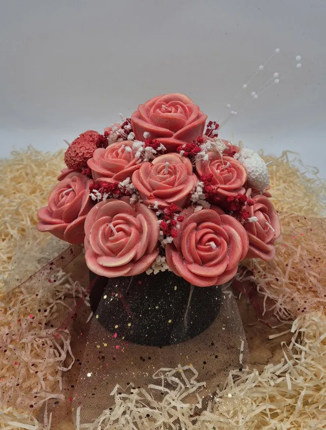 Kaarsgeschenk Kaarsenboeket Rose Love - Geurkaarsen boeket - Rode rozen van kaarsen boeket - Valentijn cadeau - geschenk - Candle bouquet - Valentijn - Valentijnsdag cadeau - Cadeau voor haar - Rode rozen - Rozen boeket - Uniek cadeau rood en wit