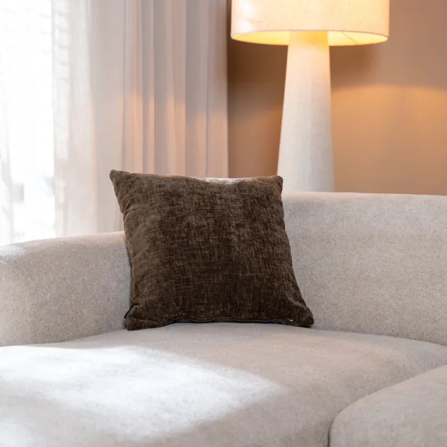 Bronx71 Sierkussen Evi chenille mocha 45 x 45 Bruin