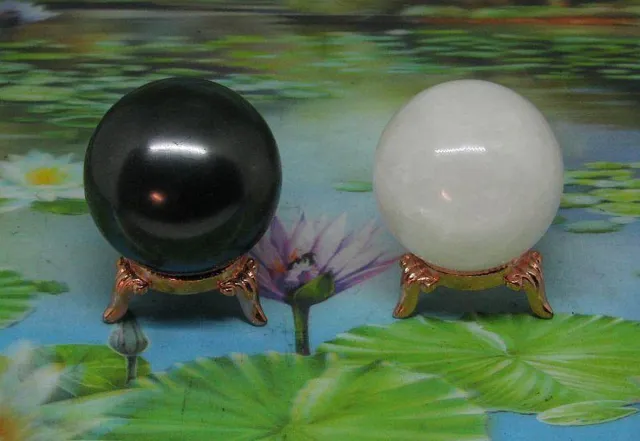 Alphasur Shungiet harmoniser bollen met bergkristal 50 mm wit
