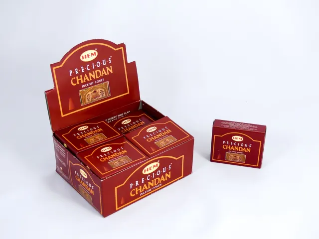 HEM Wierook Kegels / Cones - Indiase Sandelhout / Chandan (Precious) - Voordeelbox (12 Pakjes / 120 Kegels)
