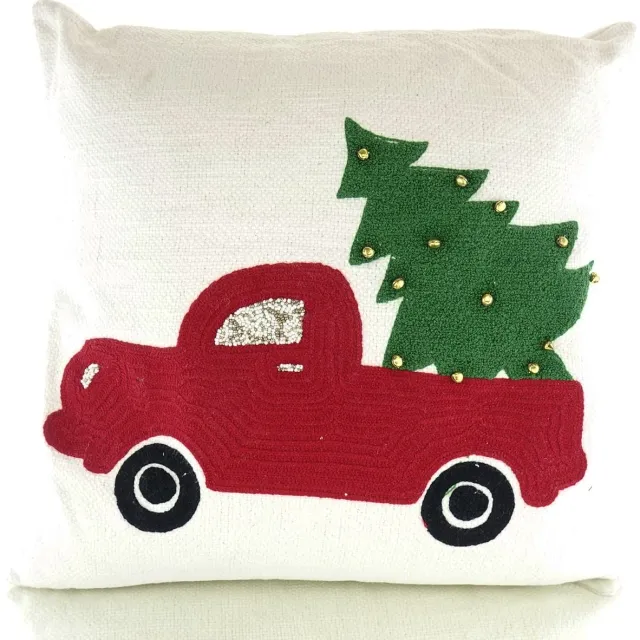 Kaemingk BV Kaemingk kerstkussen wolwit met rode pick-up & kerstboom 45 x 45 cm