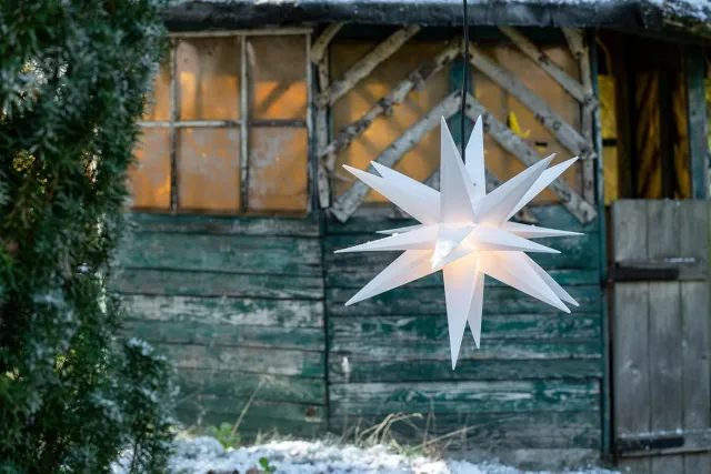 Novaliv Kerstster verlichte LED decoratieve ster 55cm wit hoogwaardige kunststof ster met timerfunctie 3D ster 18-puntige verlichte ster opvouwbare ster kerstverlichting winterverlichting 3D ster zwart