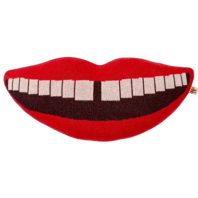 Donna Wilson Smile Shaped sierkussen - gebreid Rood