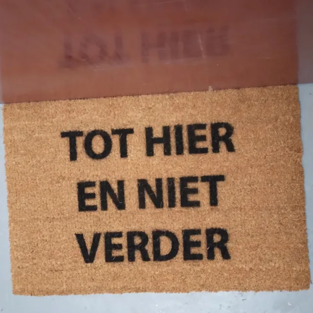 MadDeco kokos deurmat - Tot hier en niet verder - duurzaam gemaakt in europa - 60 x 40 cm beige met zwarte opdruk