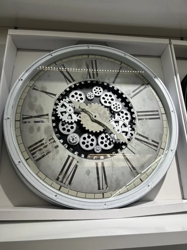 Senella Wandklok - Industriële klok - Muurklok - Klok met tandwielen - Wit - 70CM - Wandklok industrieel met draaiende tandwielen