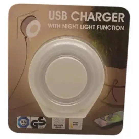ACTION Nachtlamp met dag/nachtsensor en USB-C wandlader, warm wit licht