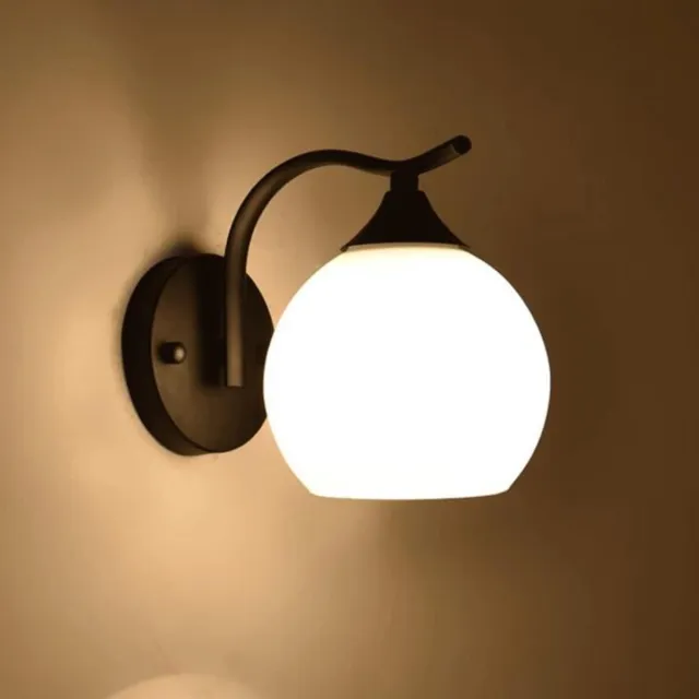 LISM Moderne design wandlamp, glazen wandlamp voor naast het bed, zwarte binnenlamp, smeedijzeren wandspot.