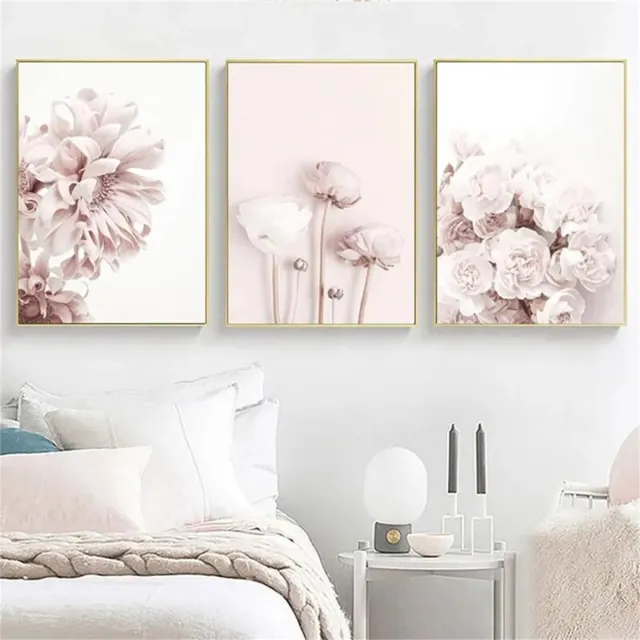 Unyqoos Set van drie roze bloemenposters voor een elegante en moderne uitstraling beige