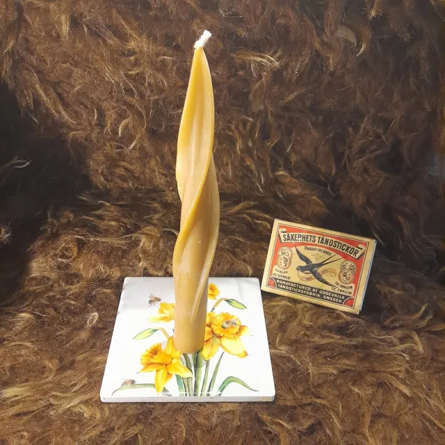cailleagh's candles and gifts Bijenwas kaars, gedraaide dinerkaars geel