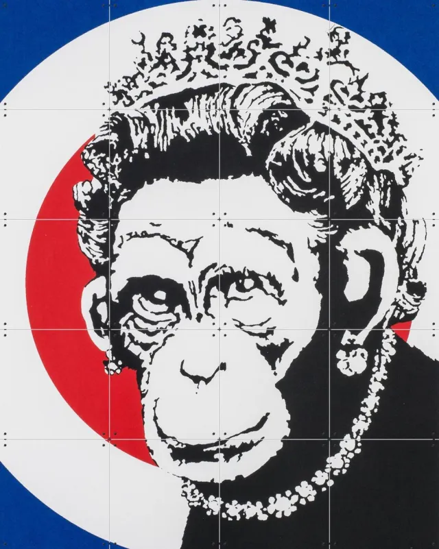 IXXI Monkey Queen, Banksy - 80 x 100 cm - Grote wanddecoratie en posters - Speels, Pop art, Street art, Illustraties, Kleurrijk, Woonkamer, Mancave Blauw