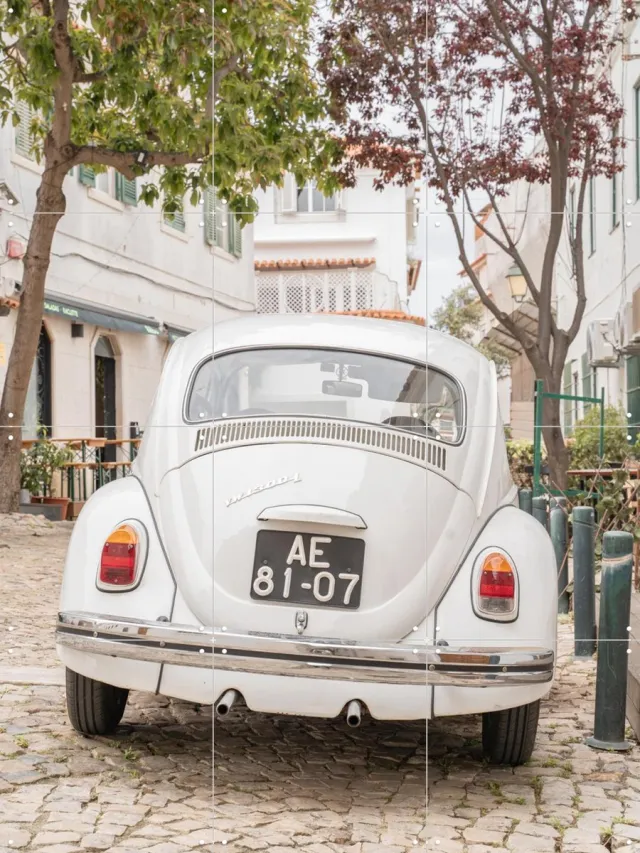 IXXI Portugese Roadtrip, Henrike Schenk - 60 x 80 cm - Grote wanddecoratie en posters - Kleurrijk, Vintage, Fotografie, Gang, Woonkamer, Architectuur Wit