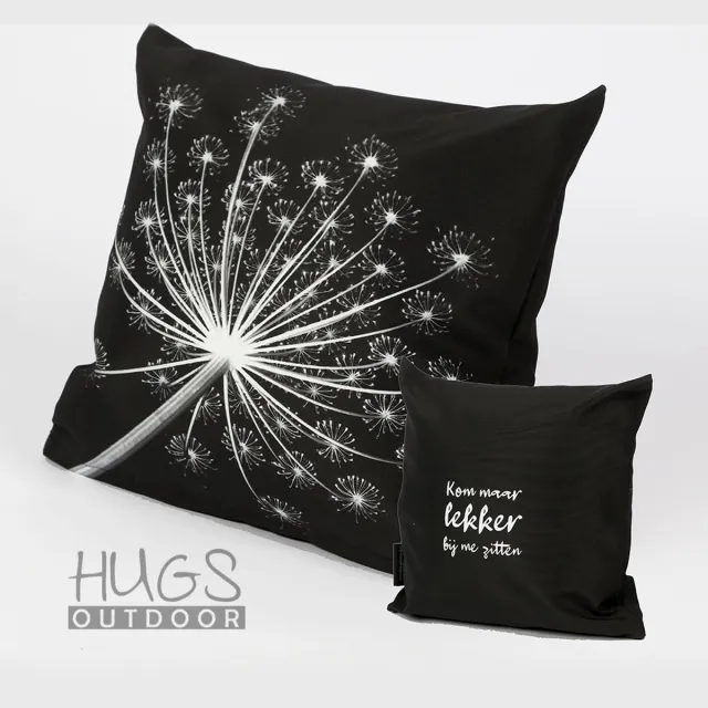 Hugs buitenkussen | 50x50 | berenklauw | zwart | outdoor kussen | tuinkussen met tekst | terras aankleding | waterafstotend zwart, wit