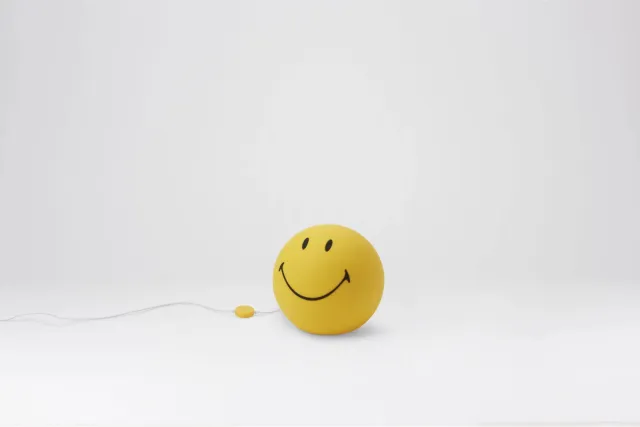 Mr Maria Smiley Star Light lamp