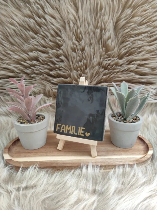 CreaCraft Robuust Wenstegeltje met tekst - Goud - Familie - Hip trendy tegeltje – cadeau - gift - verjaardag - zomaar - gepersonaliseerd cadeautje - hip trendy tegeltje - decoratie - leuk - decoratie voor woonkamer - spreuktegel - wenstegel - kado – Trendy nu